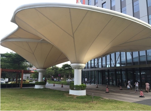 PTFE廣場倒傘膜：為何成為現(xiàn)代廣場建筑的設(shè)計寵兒？